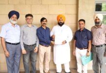 ਗੁਰਦਾਸਪੁਰ ਯੂਨੀਵਰਸਿਟੀ ਵੱਲੋਂ ਹੜ੍ਹ ਰਾਹਤ ਕਾਰਜਾਂ ਲਈ 3.5 ਲੱਖ ਰੁਪਏ ਦਾ ਯੋਗਦਾਨ