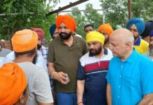 ਬੰਨ੍ਹਾਂ ਦੀ ਮਜ਼ਬੂਤੀ ਲਈ ਯਤਨ: ਕੈਬਨਿਟ ਮੰਤਰੀ ਭੁੱਲਰ ਅਤੇ ਹਰਭਜਨ ਸਿੰਘ ਈਟੀਓ ਬਿਆਸ ਦਰਿਆ ਦੇ ਕਮਜ਼ੋਰ ਹਿੱਸਿਆ ਨੂੰ ਮਜ਼ਬੂਤ ਕਰਨ ਦੇ ਕਾਰਜ ‘ਚ ਸਹਿਯੋਗ ਦਿੱਤਾ