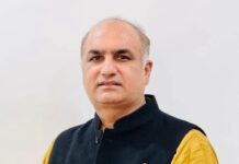 ਦੀਪਕ ਬਾਲੀ ਨੇ ਭਾਜਪਾ ਅਤੇ ਕੇਂਦਰ ਸਰਕਾਰ ‘ਤੇ ਤਿੱਖਾ ਹਮਲਾ ਬੋਲਦਿਆਂ ਇਸਨੂੰ ‘ਆਪ’ ਆਗੂਆਂ ਨੂੰ ਡਰਾਉਣ ਦੀ ਸਾਜ਼ਿਸ਼ ਦੱਸਿਆ।