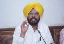 ਆਪ ਪੰਜਾਬ ਨੇ ਪੰਜਾਬ ਦੇ ਵਿਧਾਇਕਾਂ ਲਈ “ਭੇਡਾਂ-ਬੱਕਰੀਆਂ” ਵਾਲੀ ਟਿੱਪਣੀ ‘ਤੇ ਭਾਜਪਾ ਦੀ ਕੀਤੀ ਨਿਖੇਧੀ, ਪ੍ਰਧਾਨ ਮੰਤਰੀ ਨਰਿੰਦਰ ਮੋਦੀ ਤੋਂ ਮੁਆਫੀ ਦੀ ਕੀਤੀ ਮੰਗ