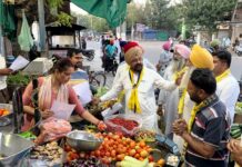 ਚੇਅਰਮੈਨ ਦਲਵੀਰ ਸਿੰਘ ਢਿੱਲੋਂ ਨੇ ਧੂਰੀ ਦੇ ਵਾਰਡ ਨੰਬਰ 21 ‘ਚ ਘਰ ਘਰ ਜਾ ਕੇ ਕੀਤਾ ਚੋਣ ਪ੍ਰਚਾਰ
