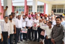 LADC ਨੀਤੀ ਦੇ ਵਿਰੋਧ ਵਿੱਚ ਜ਼ਿਲ੍ਹਾ ਬਾਰ ਐਸੋਸੀਏਸ਼ਨ ਬਰਨਾਲਾ ਵੱਲੋਂ ਮੁਕੰਮਲ ਹੜਤਾਲ, ਵਕੀਲਾਂ ਨੇ ਕੀਤਾ ਰੋਸ ਪ੍ਰਦਰਸ਼ਨ